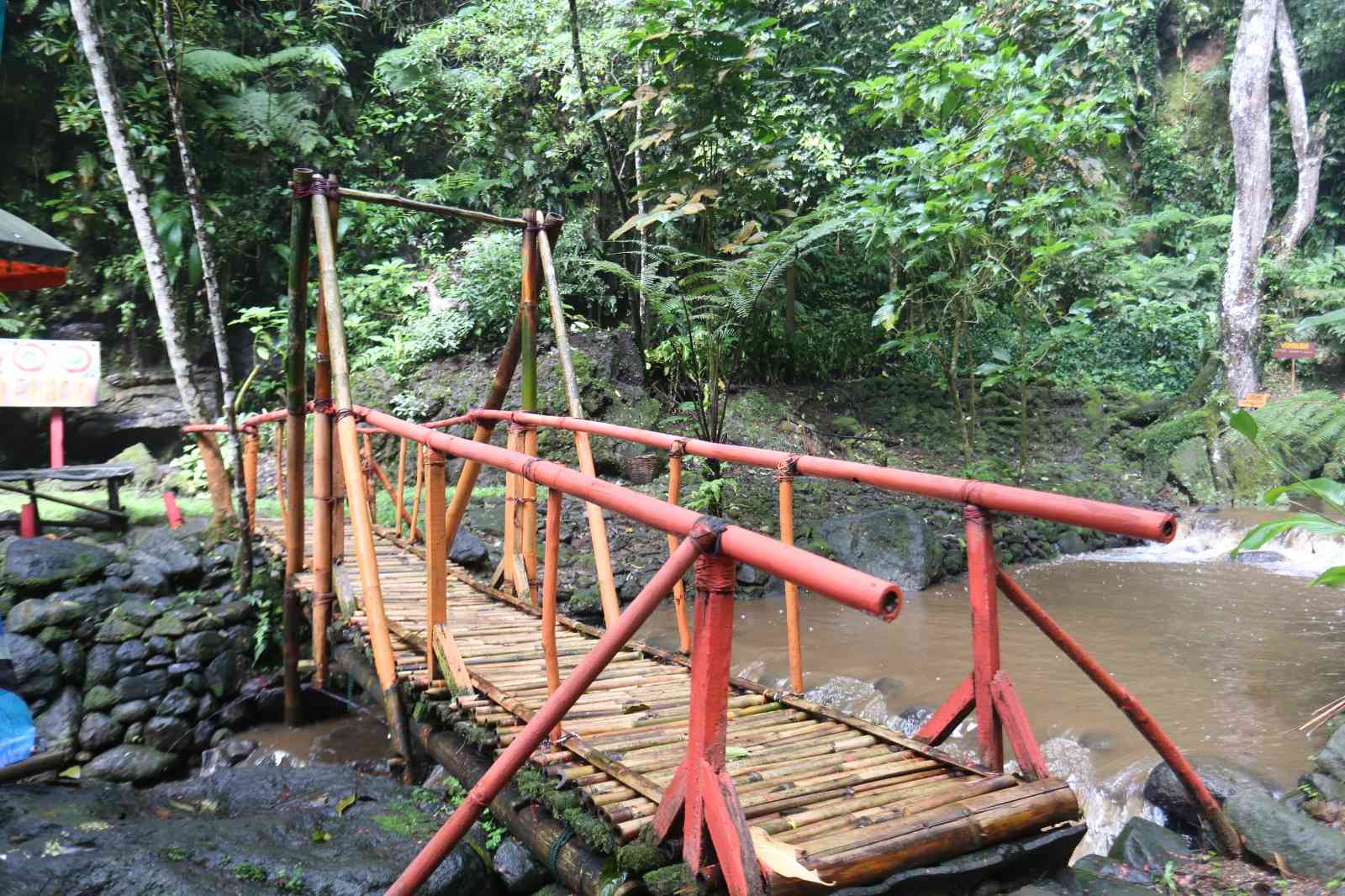 Alam Curug Sadim masih sangat asri, cocok untuk healing: foto dokpri