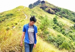 Trekking di Bukit Batu Manda. (Dok. Akbar Pitopang)