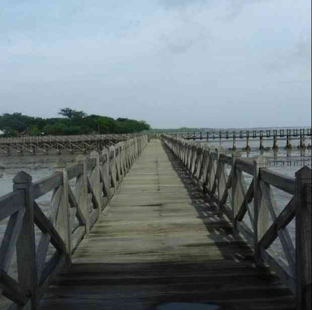 Salah satu sudut Pantai Bentar Probolinggo, mewakili