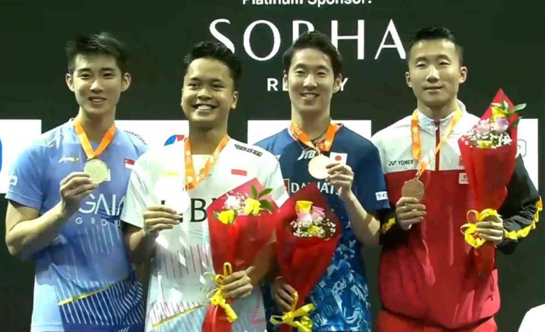 Anthony Sinisuka Ginting (kostum putih) juara tunggal putra Badminton Asia Cahmpionships 2023. Sumber: Badminton Talk