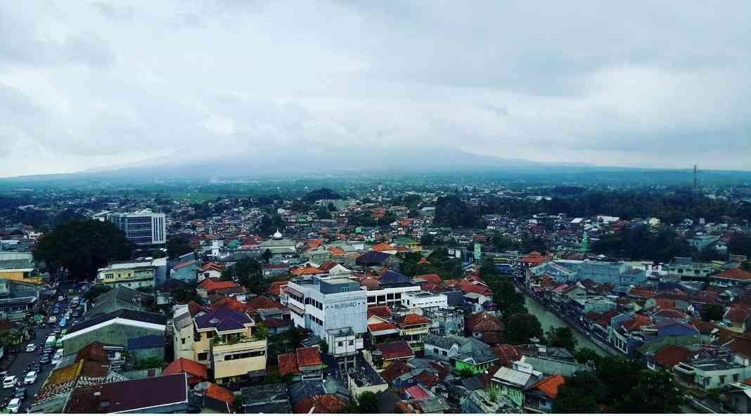 Salah satu sudut Kota Bogor, diambil dari foodcourt BTM Mall. | Foto Dokumentasi Pribadi.