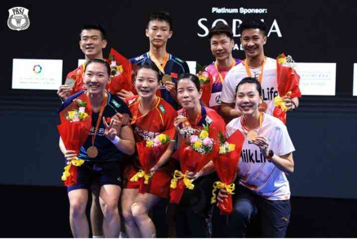 Podium Ganda Campuran pada Turnamen Badminton Asia championship 2023 (Foto : Instagram/badminton.ina)