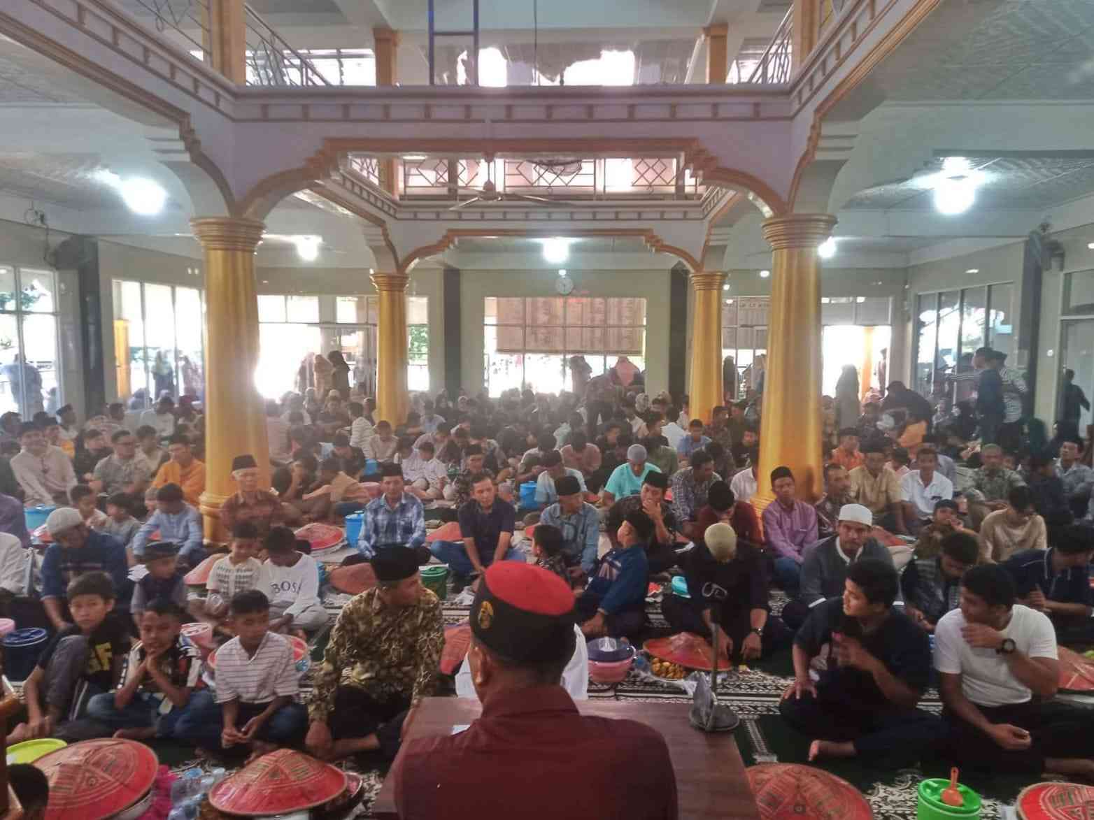 Momen masyarakat Tanjuang Kaliang. (Foto Akbar Pitopang)