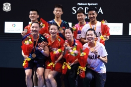 Dejan/Gloria bersama para peraih medali ganda campuran di ajang Badminton Asia Championship 2023: https://twitter.com/INABadminton