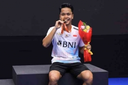 Ginting mengulang sukses Taufik Hidayat 17 tahun yang lalu dengan menjuarai Kejuaran Badminton Asia 2023. (sumber: PBSI vis kompas.com)