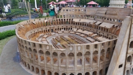 Miniatur Colosseum di Mini Mania. (Dok. Yusril Irhami)