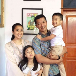 Taufik dan keluarga (Foto dari Twitter.com/@taufikhidayat_1) 