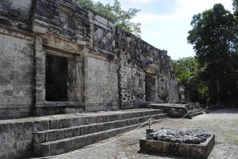 Reruntuhan bangunan Maya (Pixabay/MargaritaRM/SSDarindo)