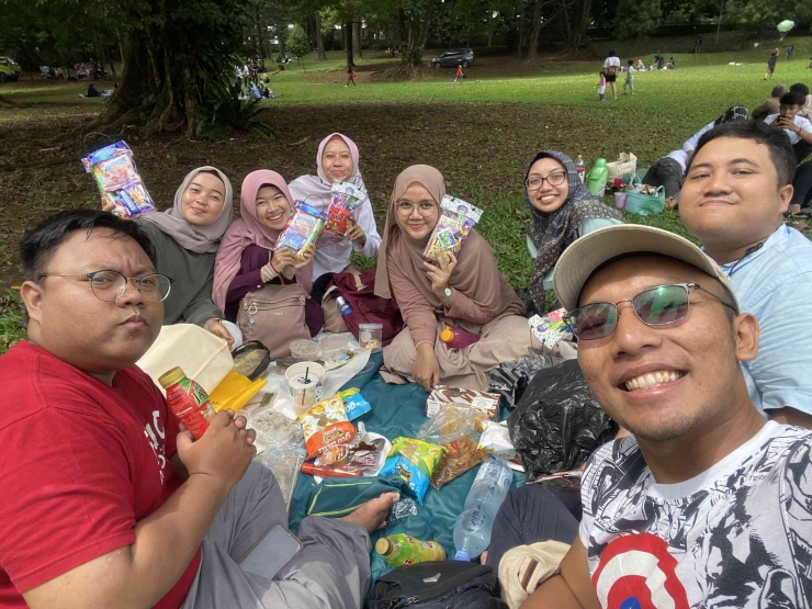 Pengurus FIM 24 Jabodetabek saat berkumpul bersama di Kebun Raya Bogor/Alya Shafira