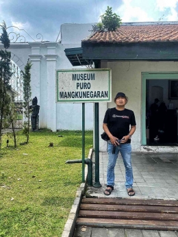 Wisata tur di Puro Mangkunegaran Solo.| Dokumentasi pribadi
