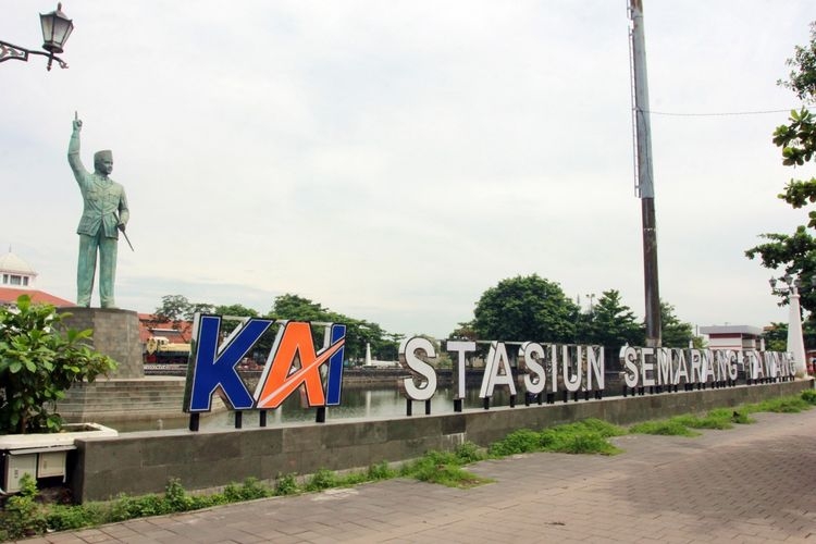 10 November 2021 Gerbang Masuk Stasiun Semarang Tawang Mulai Dioperasikan(KAI)