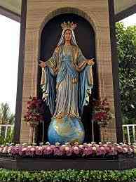 Patung Bunda Maria di Gereja Katedral St. Yosep Keuskupan Agung Pontianak