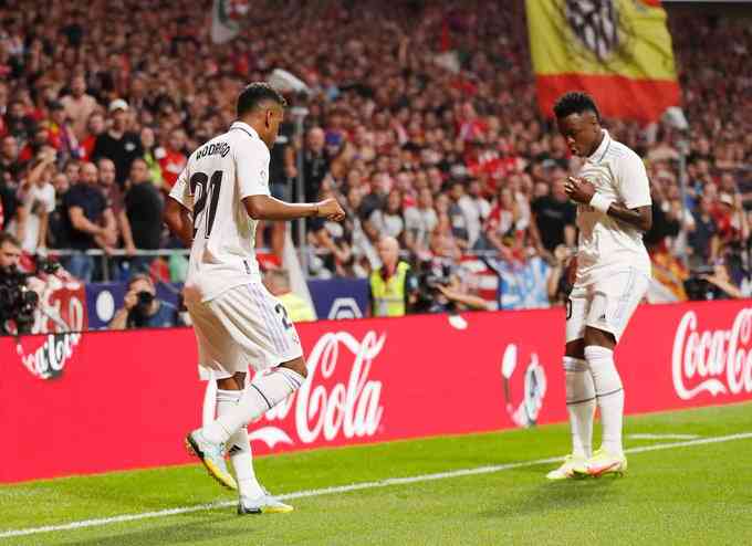 Vinicius dan Rodrygo menari Samba merayakan gol ke gawang Osasuna. Sumber foto: @vartatico