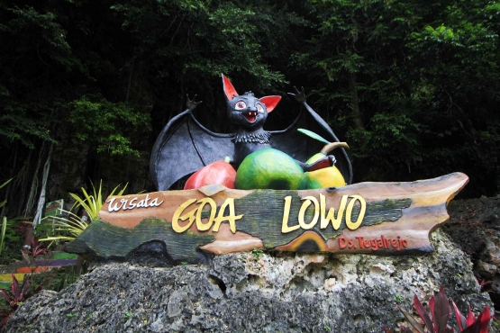 Wisata Goa Lowo di Wilayah Tegalrejo (Dok. @patricktjahyo)