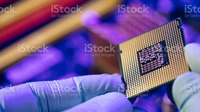 Ilustrasi chip semikonduktor (Sumber: https://pixabay.com/id/images/search/chip semikonduktor nanoteknologi/?manual_search=1)