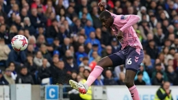 Abdoulaye Doucoure mencetak dua gol untuk Everton ketika menang 5-1 atas Brighton (Foto Skysports). 