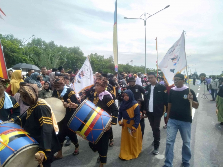 Poto: parade Tambua Tasa Gempar dalam Pawai Ta'ruf STQH Karimun (dokpri)
