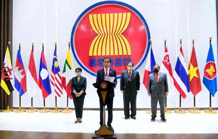 Presiden Jokowi dan delegasi Indonesia dalam KTT ASEAN 2023 di Labuhan Bajo, NTT (foto : Akurat.com)