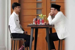 Gubernur Jawa Barat Ridwan Kamil saat menemui Husein Ali Rafsanjani di Gedung Sate, Rabu (10/5/2023).(Dokumentasi Ridwal Kamil via Kompas.com)