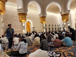 Dokpri: Suasana di dalam masjid menjelang shalat Isyak