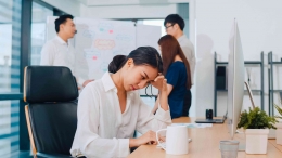 Kesehatan mental karyawan perlu jadi perhatian.| Dok Freepik.com
