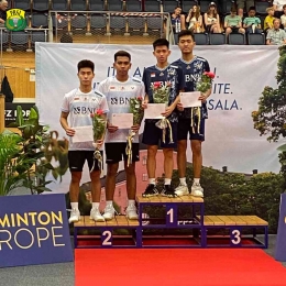 Penerus ganda putra Indonesia dan Podium juara (Foto Facebook.com/Badminton Indonesia) 