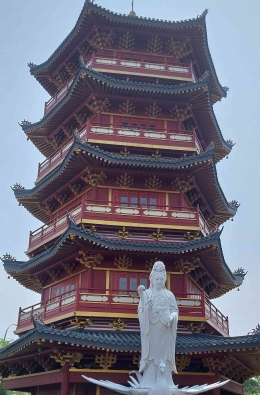 pagoda dewi kwan im