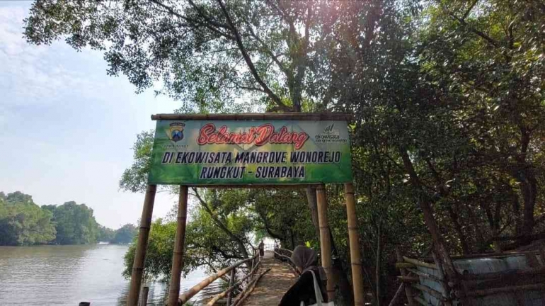 Ekowisara Mangrove Wonorejo berada di Kecamatan Wonorejo, Kota Surabaya. (Sumber: Dokumentasi pribadi)