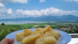 Singkong goreng with view di Eling Bening (Foto : Dokpri MomAbel)