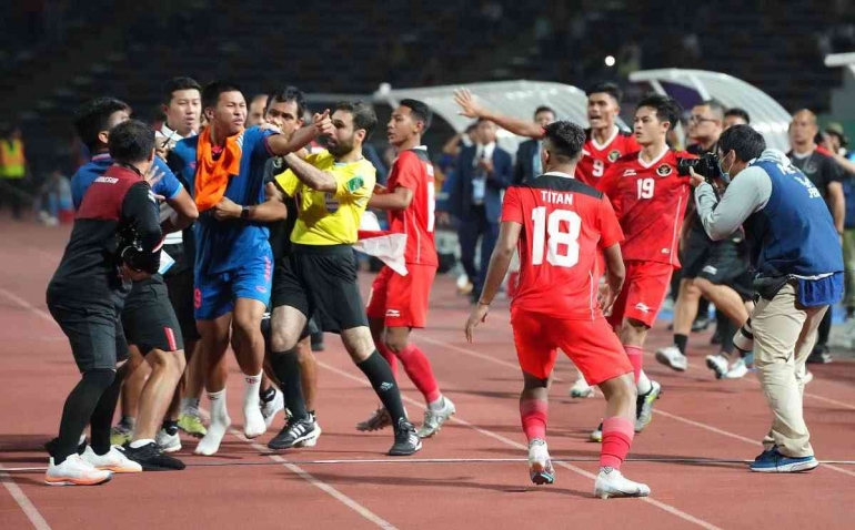 Keurushan pada laga Indonesia melawan Thailand di final SEA Games 2023. | Foto: OKEZONE.COM