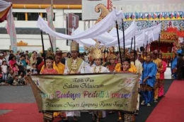 Tabik Pun. Memperkenalkan masarakat adat Pepadun dari Provinsi Lampung (dok foto: indonesiakaya.com via lampung.idntimes.com)