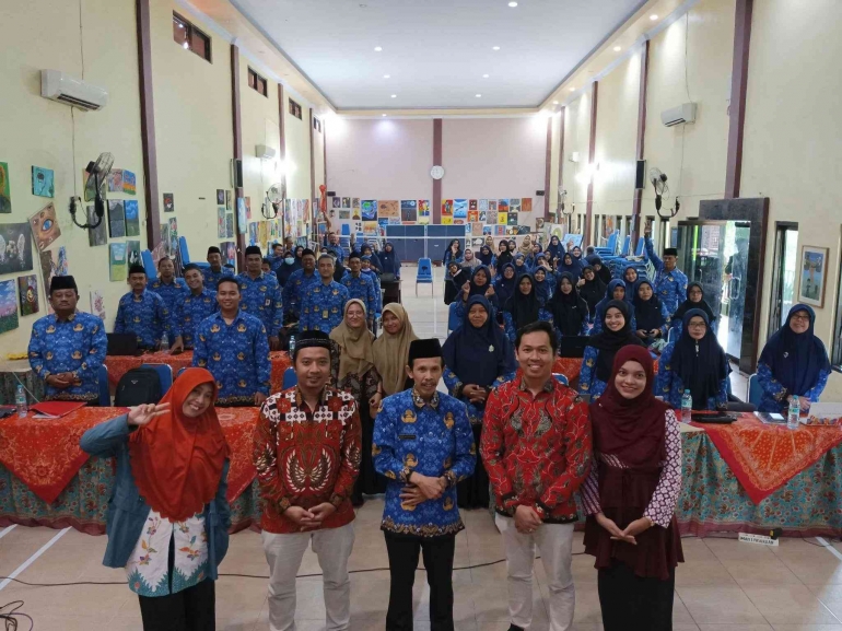 Foto bersama kegiatan workshop di MAN 1 Pasuruan