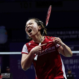 Chen Qingchen bahagia China unggul dan melaju ke final (Foto BADMINTON PHOTO) 