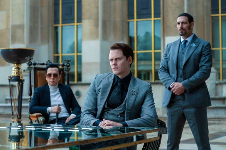 Donnie Yen dan Bill Skarsgard dalam John Wick: Chapter 4 (2023), foto dari Rotten Tomatoes.