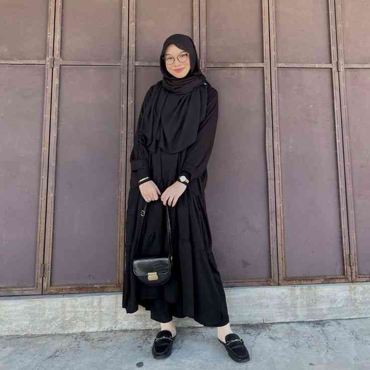 All black outfit (sumber: weimidy.top)