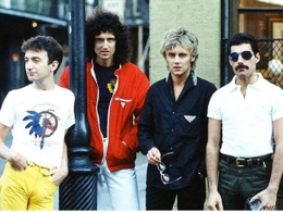 Queen: Freddie Mercury (vokalis-kanan), Brian May (gitaris), Roger Taylor (drummer), John Deacon (bassist). (Foto: Kent Gavin-IG @officialqueenmusic)