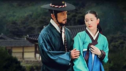 Salah satu adegan romantis di dalam serial Jewel In the Palace (sumber foto: MBC via IMDb) 