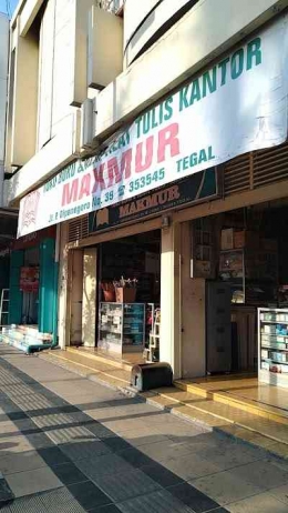 Toko Buku Makmur - Tegal, Jawa Tengah (sumber: https://soamaps.com/country/ID/2074312/toko-makmur)