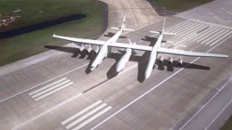 Stratolaunch memiliki rentang sayap terpanjang di dunia. / sumber image: extremetech.com