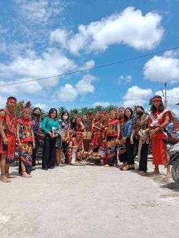 Foto bersama dengan kontingen Kecamatan Banyuke (Dokpri)