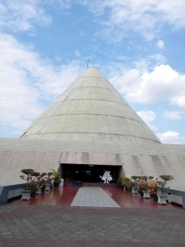MONJALI- Monumen Jogaj Kembali (Sumber : Dokumen pribadi Atika Nada Sari)