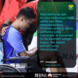Pelatih membesarkan hati Adinata (Foto Facebook.com/Badminton Indonesia) 