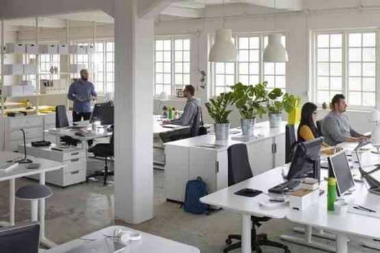 Ilustrasi suasana kerja yang nyaman (Sumber gambar: IKEA Business  dalam Kompas.com)