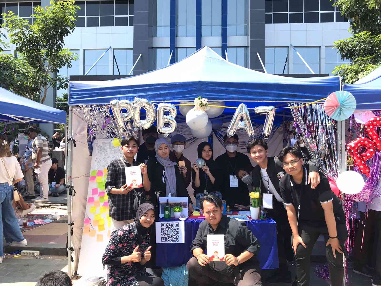 Intip Serunya PDB EXPO Universitas Airlangga, Mahasiswa Tunjukkan ...