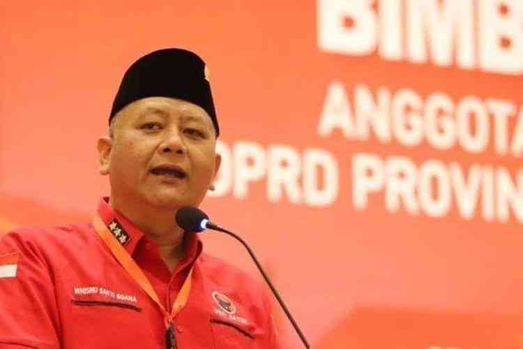 Whisnu Sakti Buana, Tokoh PDIP dan Ketua Panpel Persebaya Surabaya Tahun 2004 dan Tahun 2018-2020 (Sumber Gambar: Dok.Tribun Jatim/ Kompas.com)
