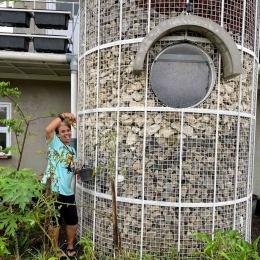 Konsep 'rumah sejuk' milik Sapariah jadi inspirasi bagi rumah ramah lingkungan. Foto: Instagram @andreasharsono