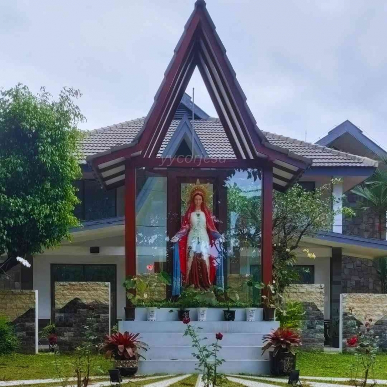 Patung Maria Bunda Segala Suku ada di Malang - Seminari Tinggi Interdiosesan 