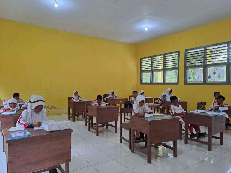 ruang kelas SDN 3  Halsel (dokpri)