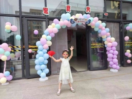 Pintu gerbang TK sambut anak-anak  rayakan Hari Anak Sedunia. Sumber foto : Lili