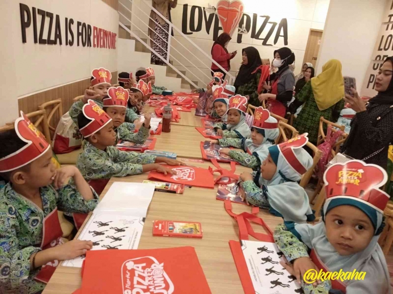 Anak-anak Belajar Menjadi Koki Pizza | @kaekaha